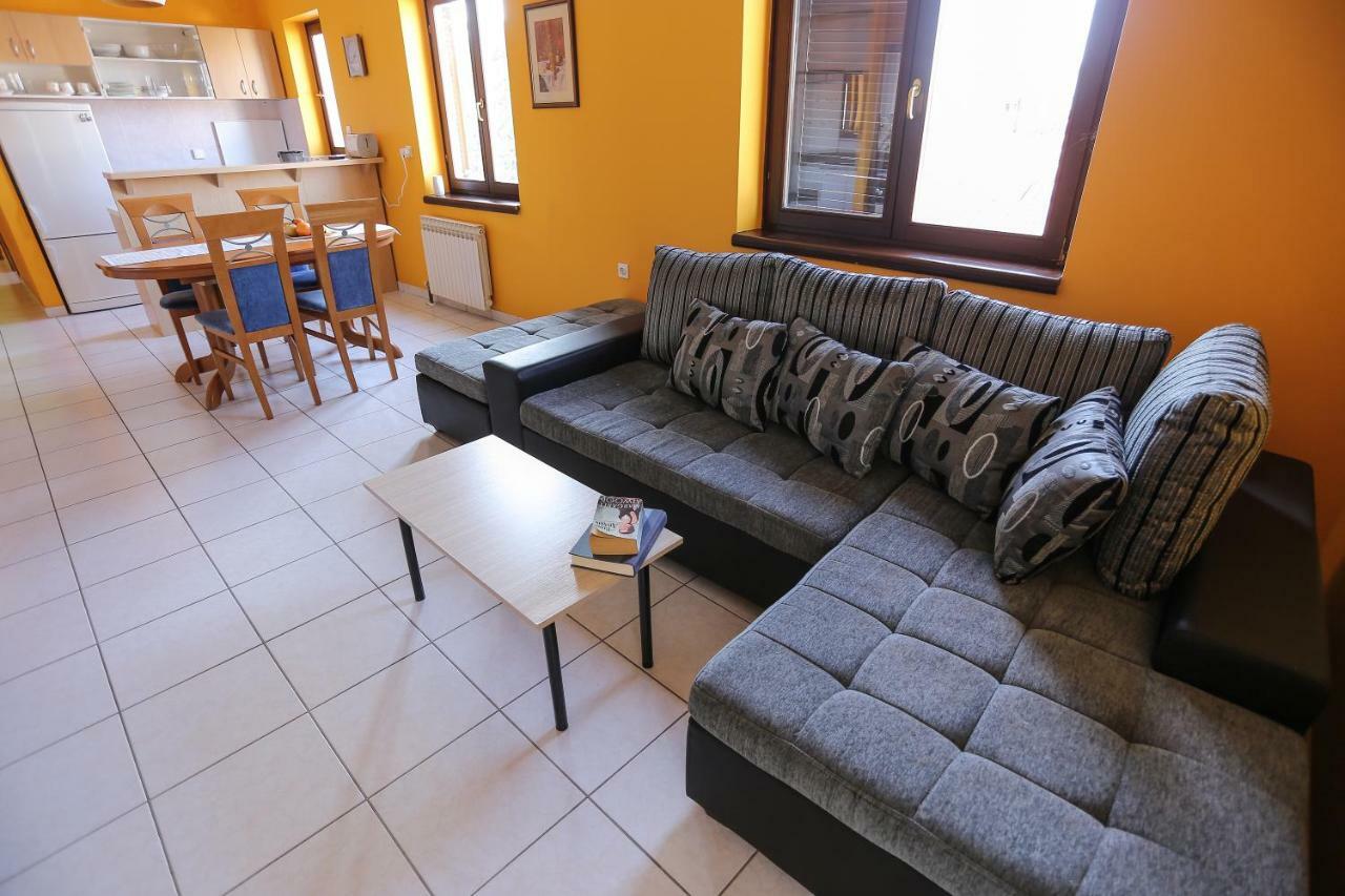 Apartment Sunny Place Pula Eksteriør billede